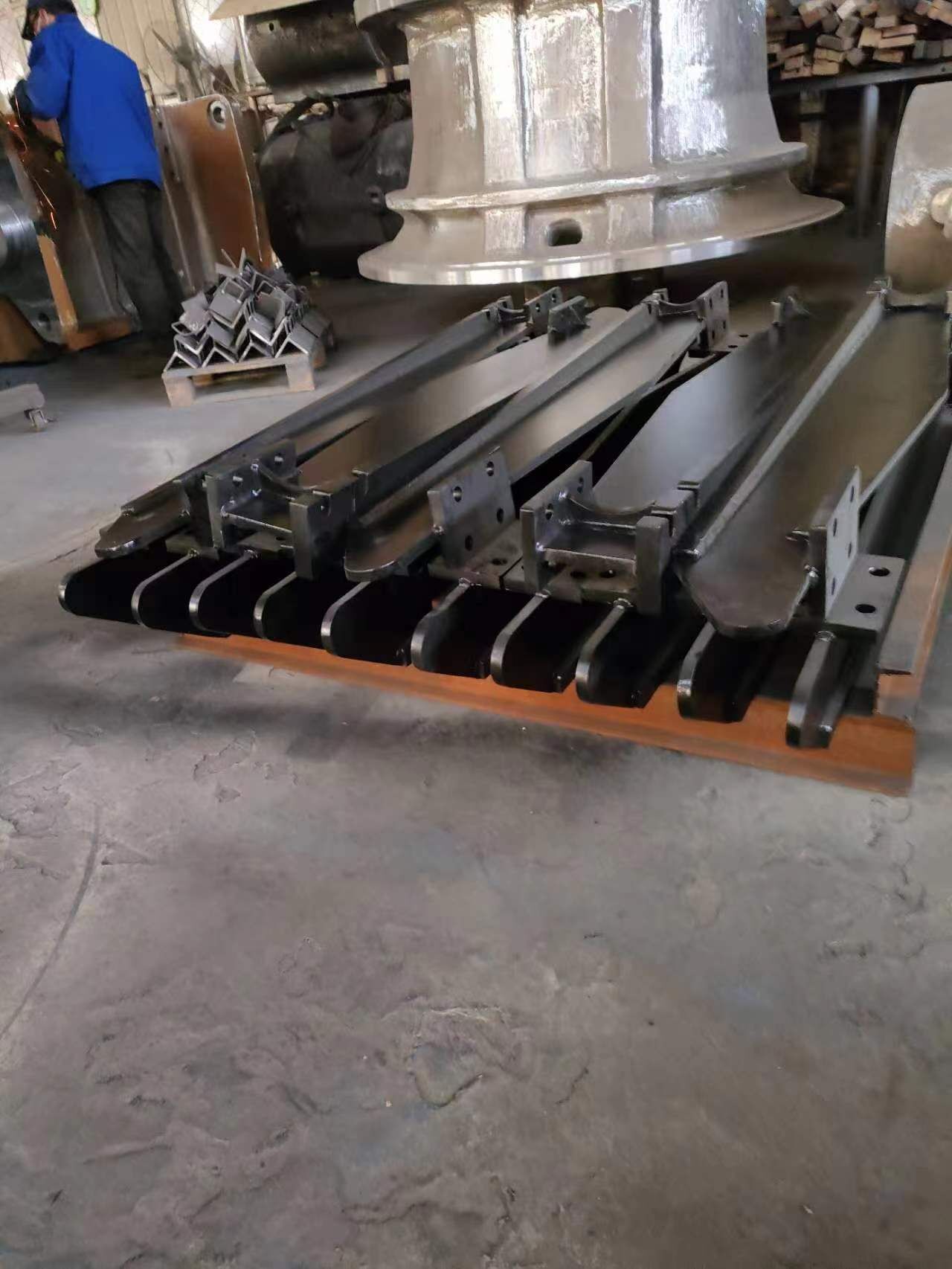 Питатель metso VF-561 Запасные части: прут и стальной лист