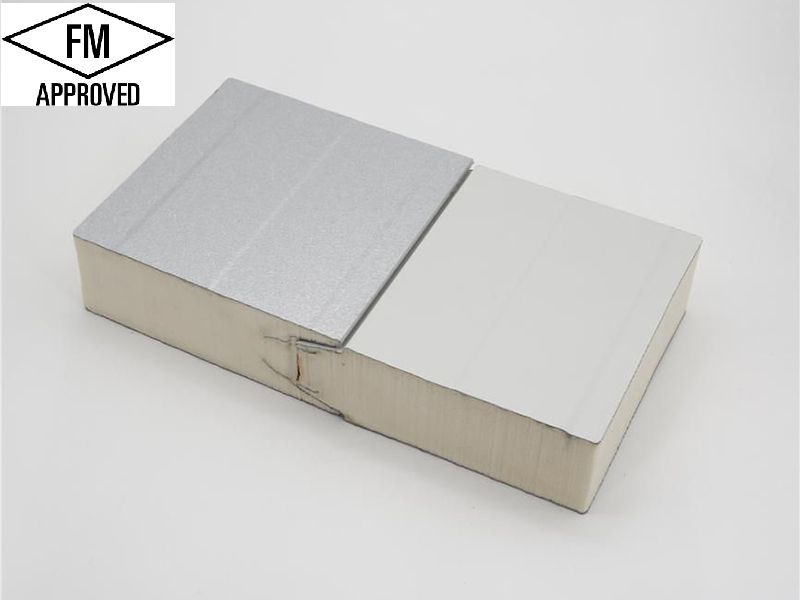 Полиуретановая сэндвич-панель 