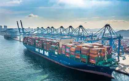 Qingdao port.jpg