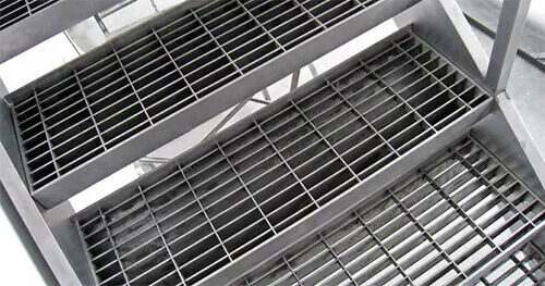 Stair-tread.jpg Stair-tread.jpg