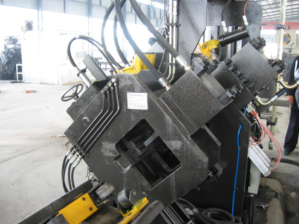 JGX1516 CNC Angle Punching Line Transverse Loading Display