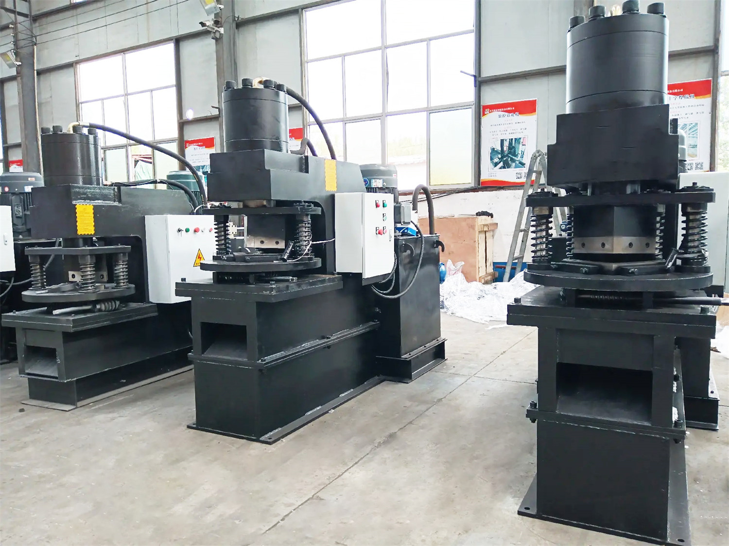 RTJ200 Hydraulic Angle Notching Machine