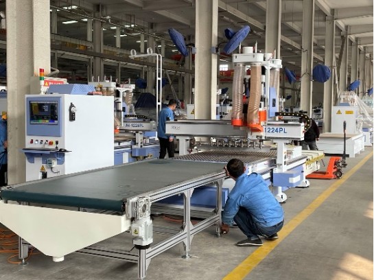 Возобновление работы и производства