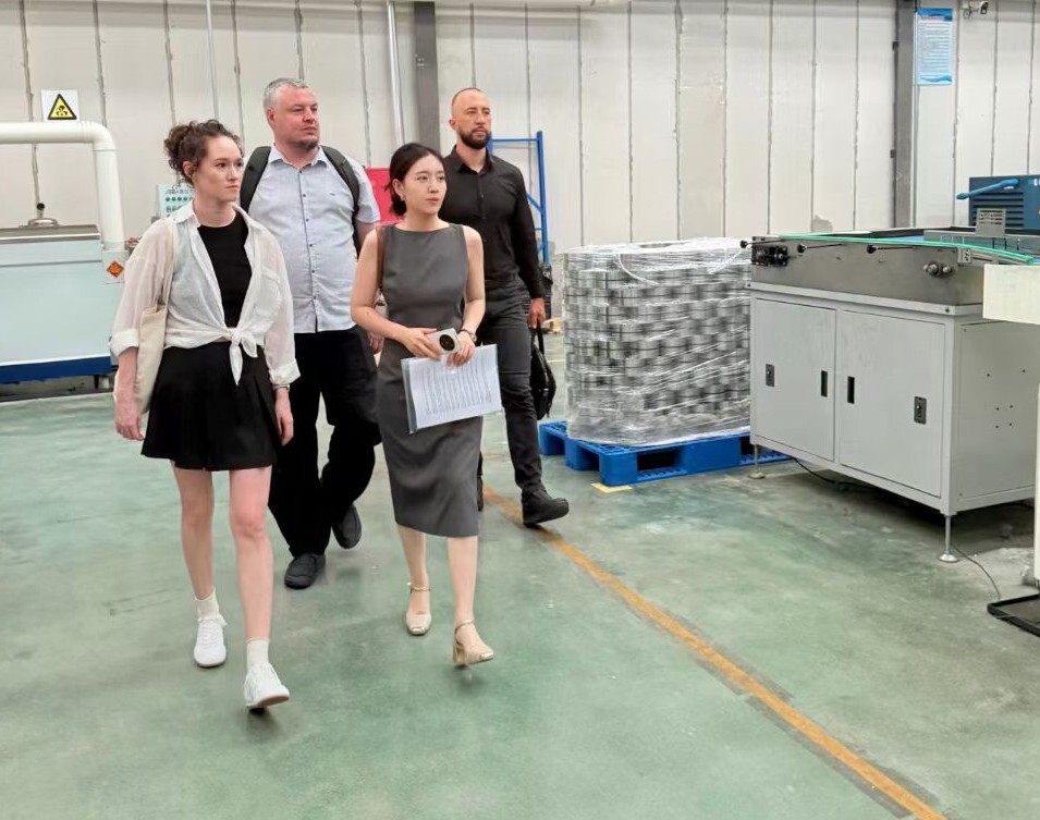 Jinan Focus Bearing Co., Ltd. da una cálida bienvenida a importantes clientes rusos que visitan nuestra empresa