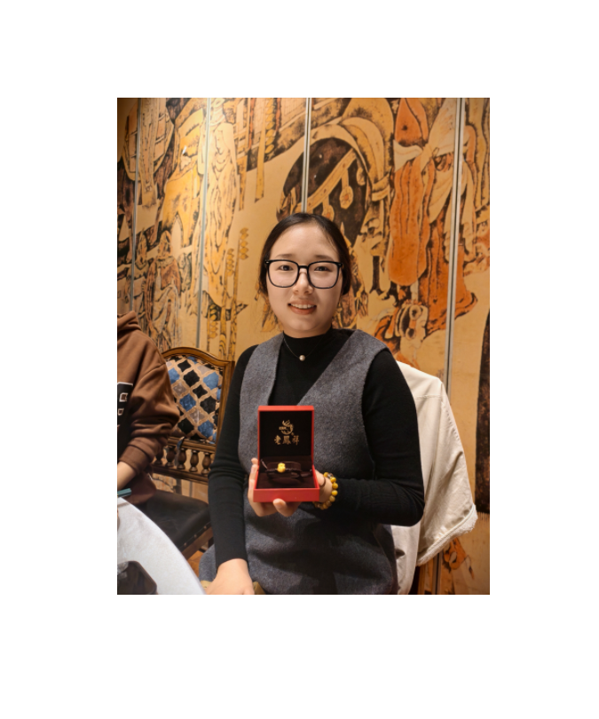 ¡Celebremos el 5.º aniversario de Adela en FCS!