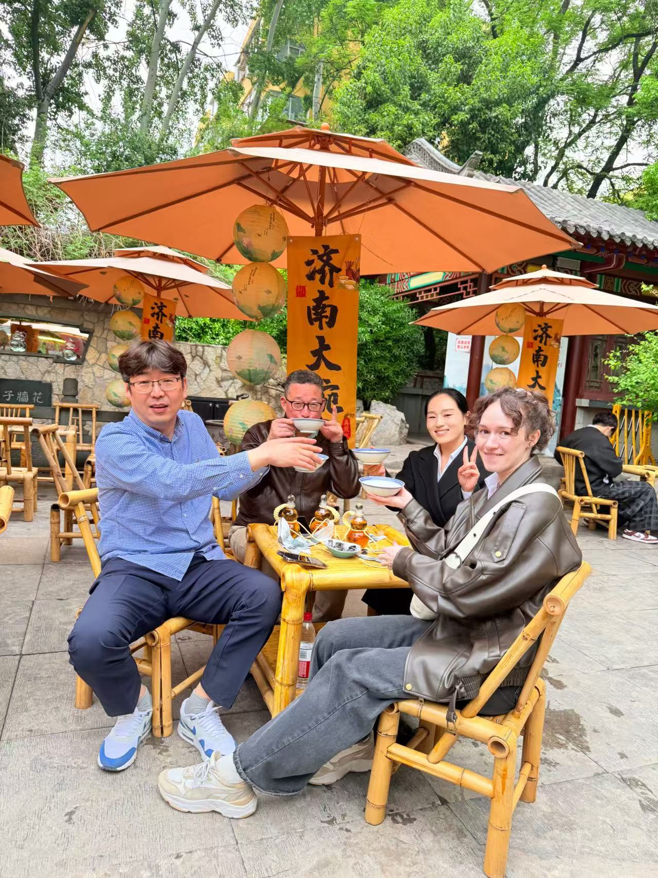 Fortalecimiento de lazos: clientes coreanos visitan Jinan Focus Bearing Co., Ltd. Fortalecimiento de lazos: clientes coreanos visitan Jinan Focus Bearing Co., Ltd.