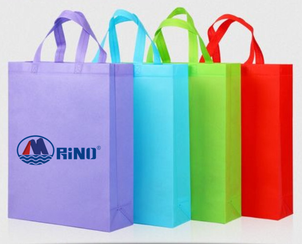 Máquina de impresión flexográfica para bolsas de plástico y bolsas de papel.