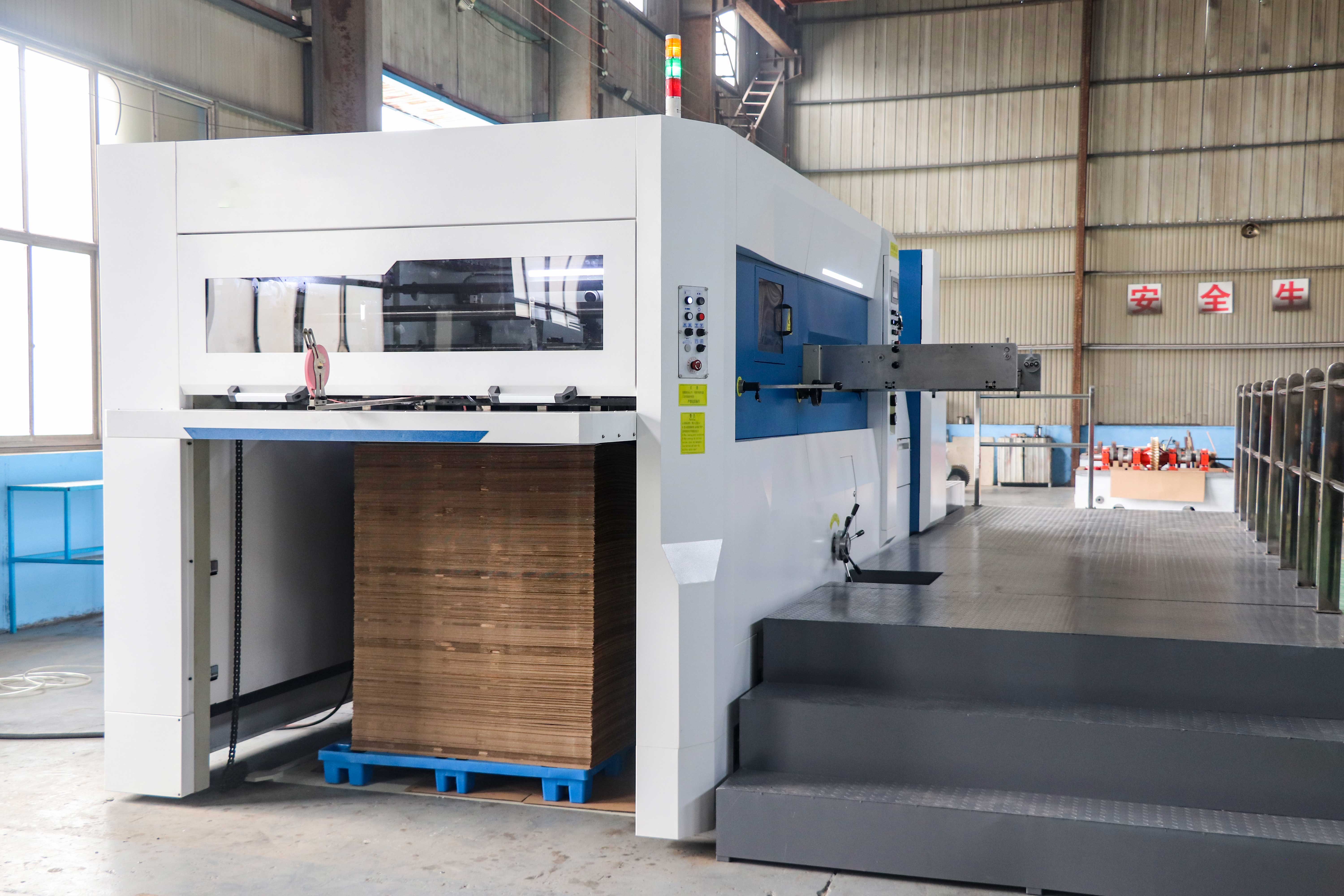 Máquina troqueladora de alimentación totalmente automática con stripping