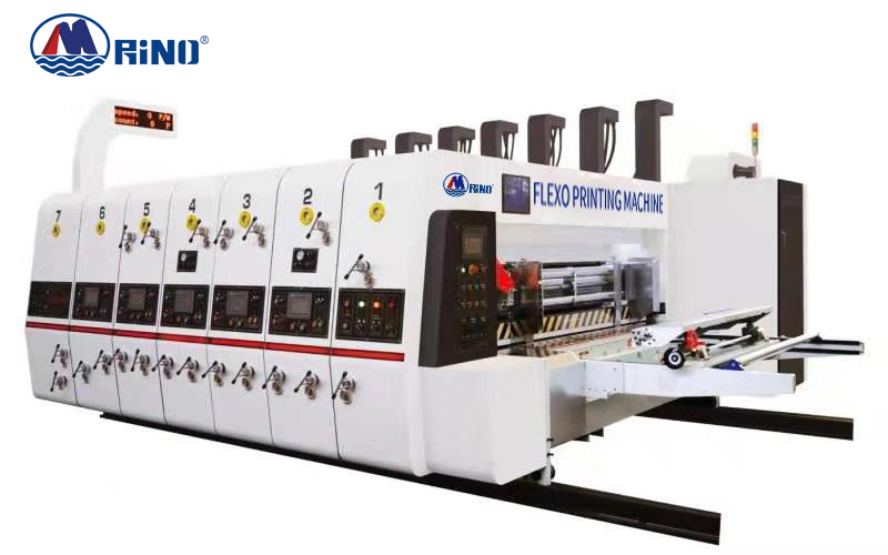 Máquina de impresión flexográfica en tres colores con ranurador y apilador