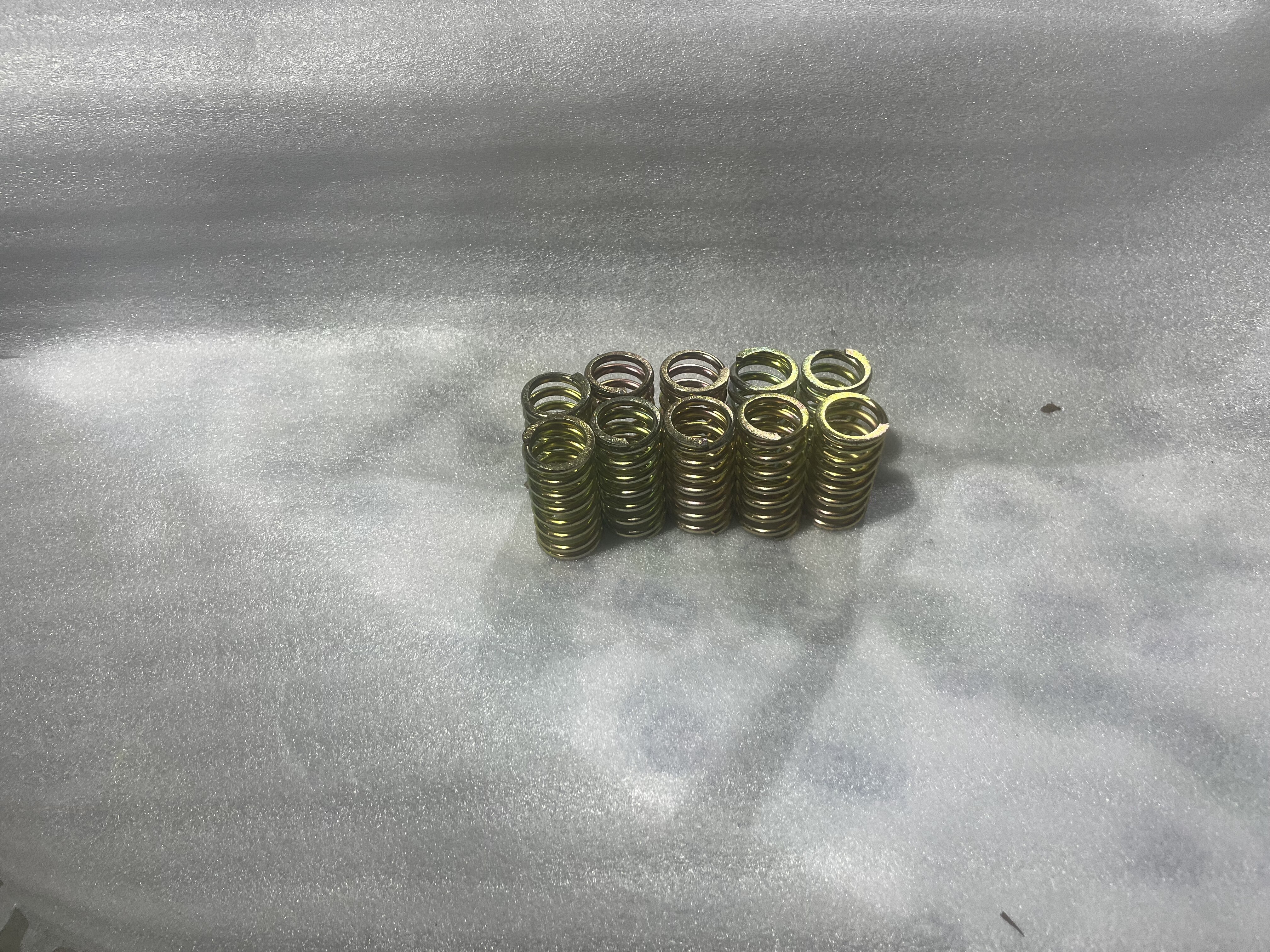 活塞弹簧2443215Пружина поршня