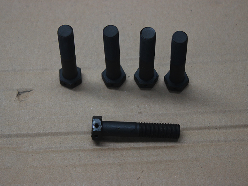 Болты с шестигранной головкой и отверстиями