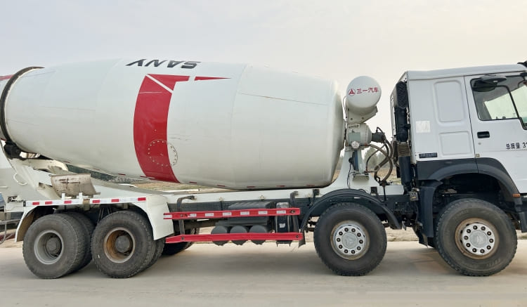 howo concrete mixer truck (8).jpg howo concrete mixer truck (8).jpg