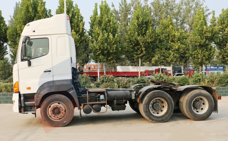 hino tractor head 700 (7).jpg hino tractor head 700 (7).jpg