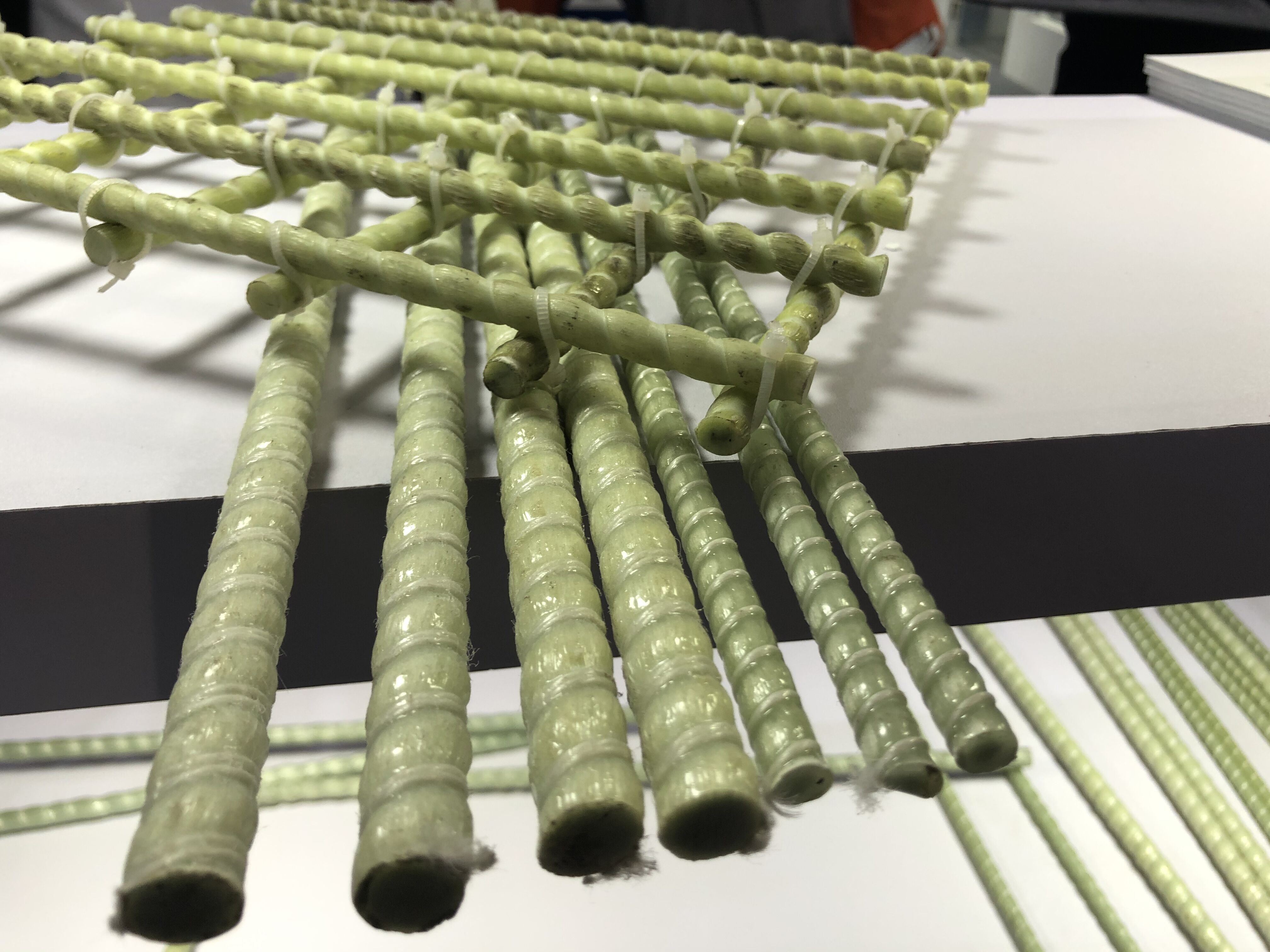 Light Weight High Strength Corrosion Resistance FRP Bars/Threaded Rods