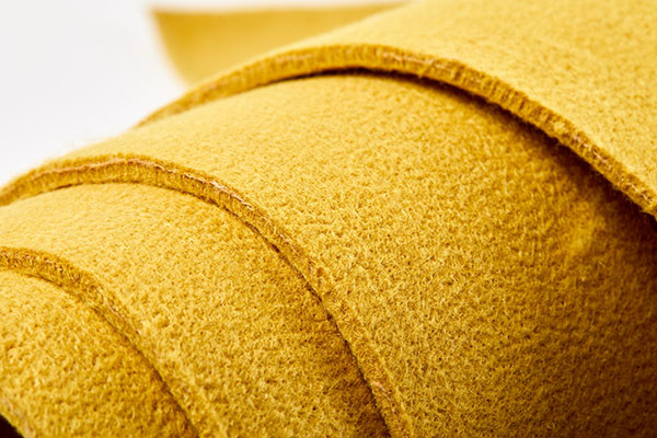 聚酰亚胺针刺毡.jpg 聚酰亚胺针刺毡.jpg