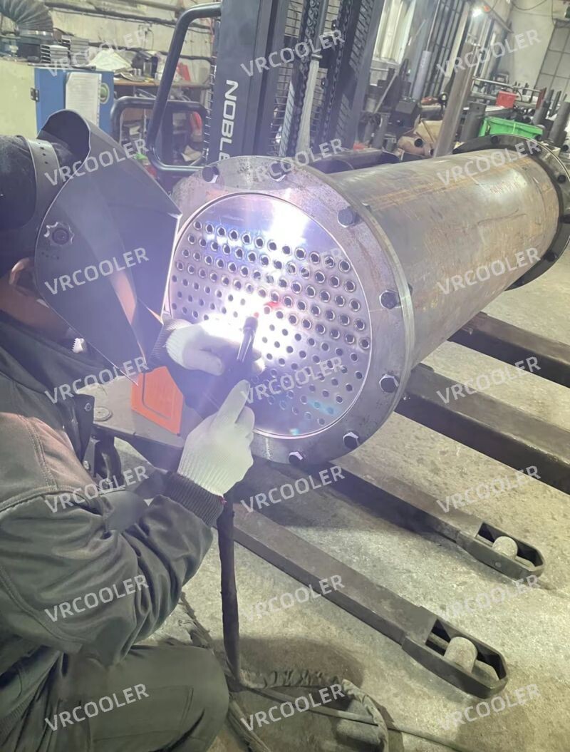 Why is shell and tube better than double pipe heat exchanger?