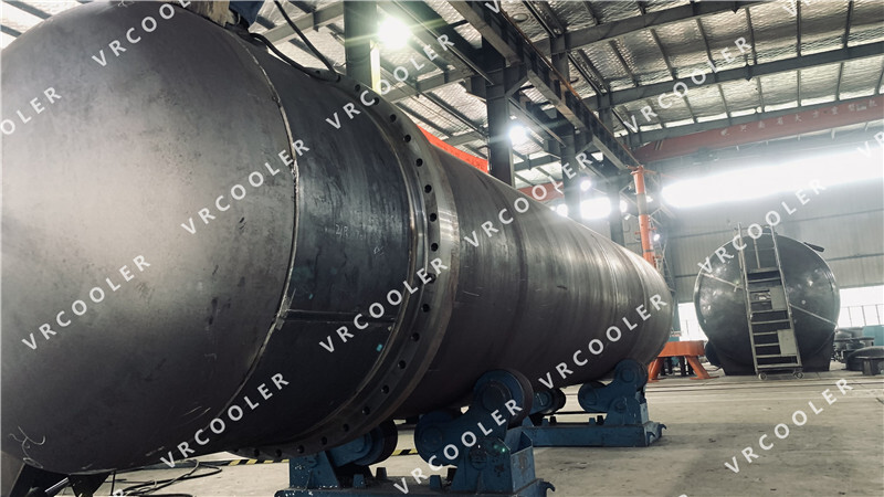 What are the applications of shell and tube heat exchanger in industry?