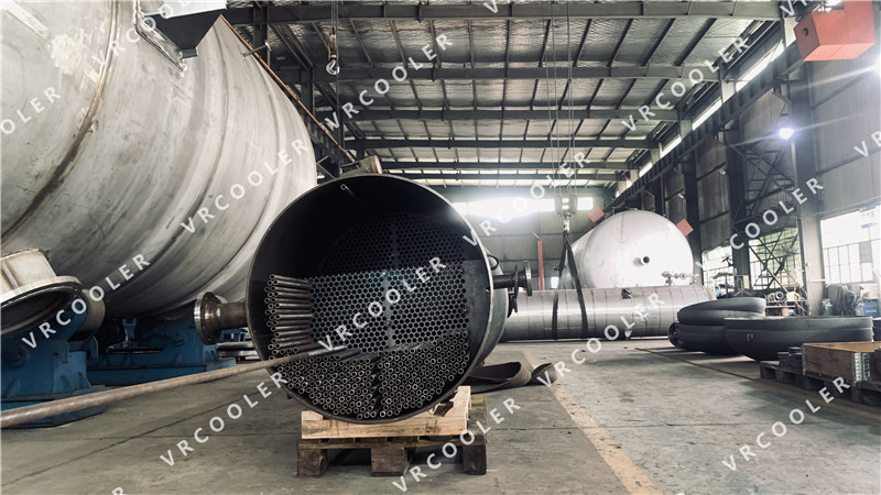 Common failure modes in steam surface condensers