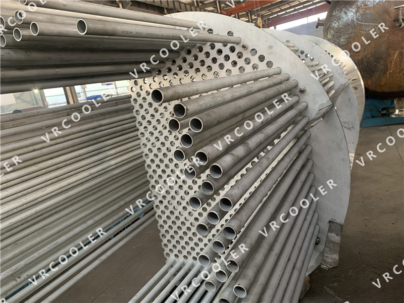Is a Removable Tube Bundle Recommended for Crude Oil Service?