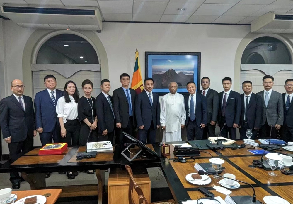 Idvert president visits Sri Lankan prime minister's office during trade exchange tour