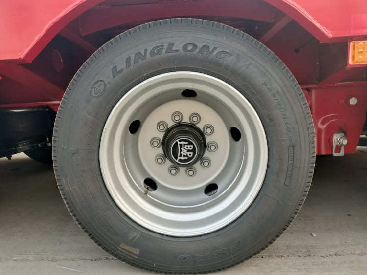 3 axle low loader trailer (3).jpg 3 axle low loader trailer (3).jpg