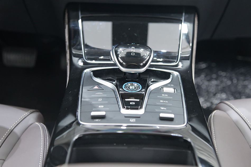 BYD Song MAX Новая энергия