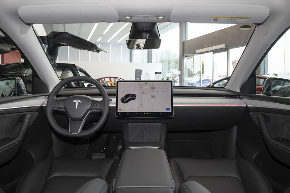 Тесла Модель Y