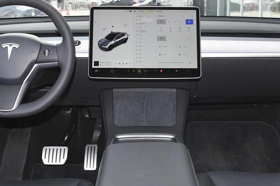 Тесла Модель Y