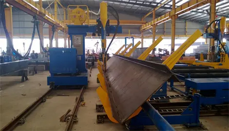 Cantilever welding machine 