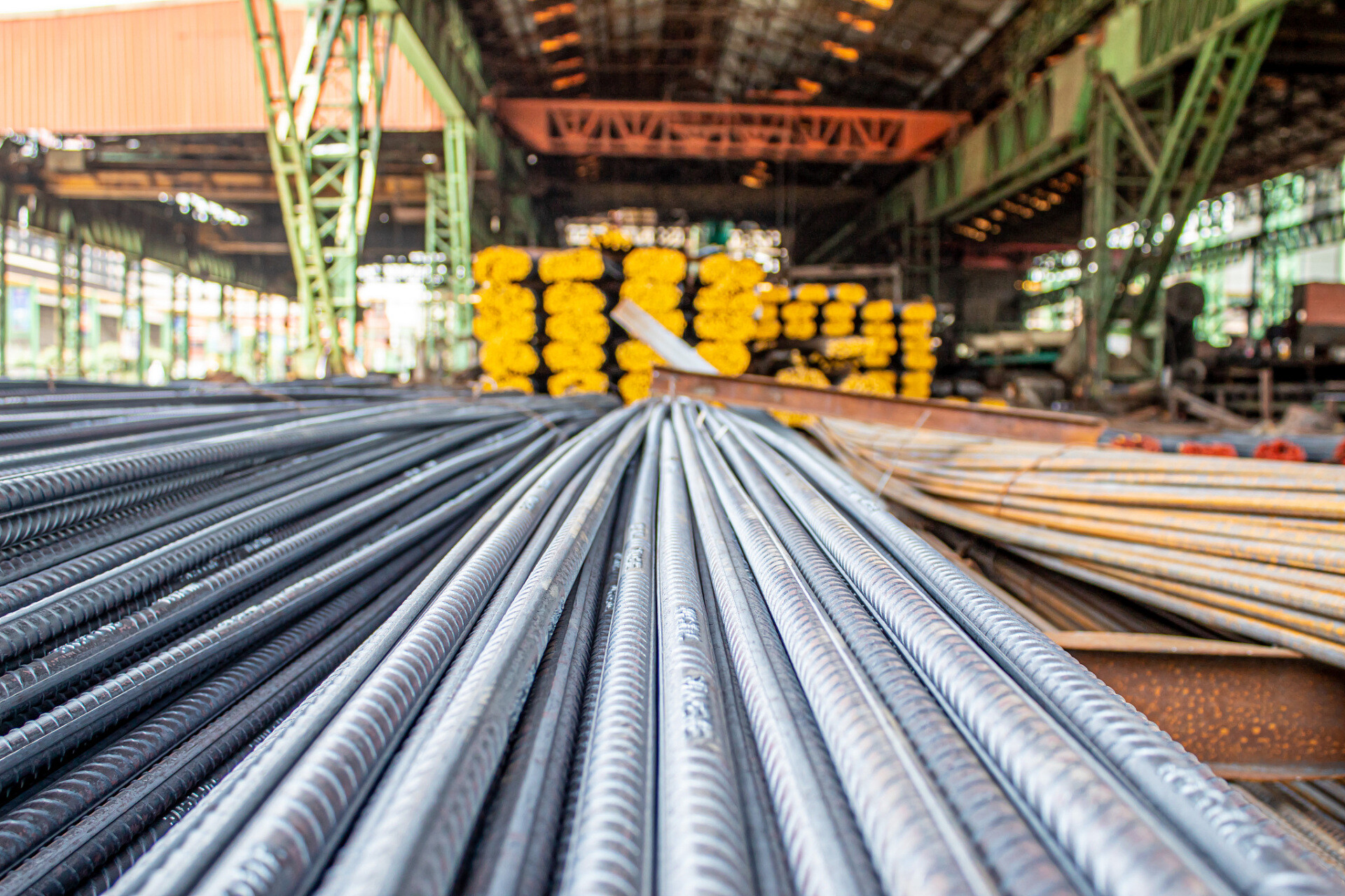 Rebar prices fluctuate in July under pressure from demand and local factors