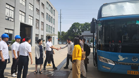 Vitality Xishan·New Quality Productivity Development Research Tour Media Group Visits Zhouxiang Enterprise