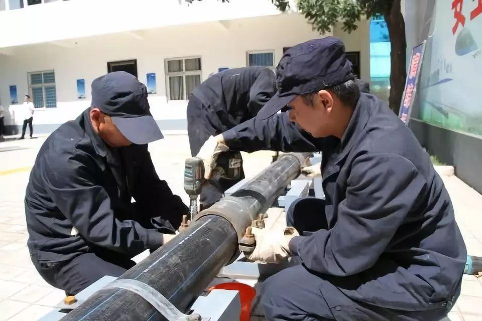 Технология горячего расплава полиэтиленовых труб: эффективное и надежное решение для соединения труб Технология горячего расплава полиэтиленовых труб: эффективное и надежное решение для соединения труб