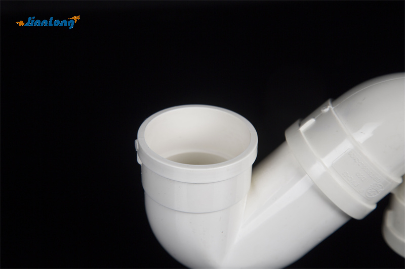 Пластиковое колено для труб