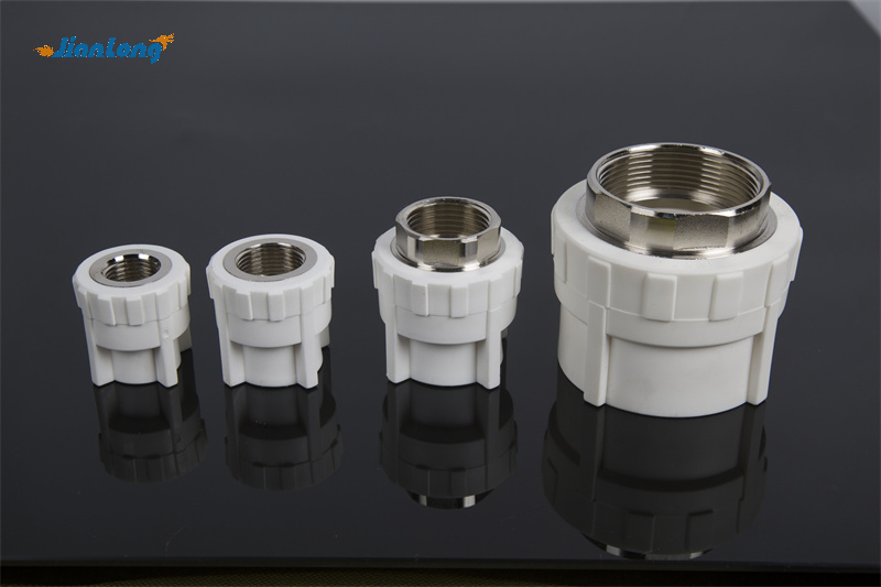 Внутреннее и внешнее резьбовое соединение