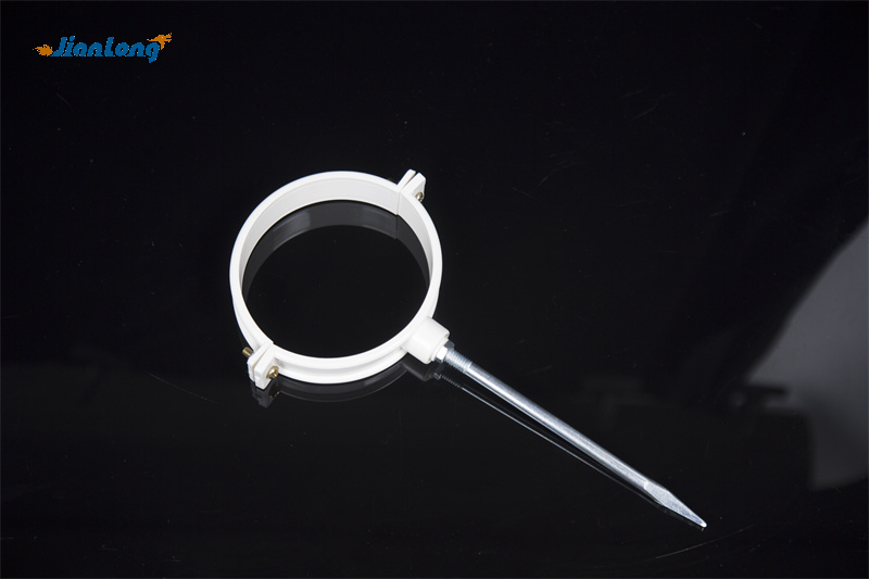 Зажим для труб водоснабжения из ПВХ