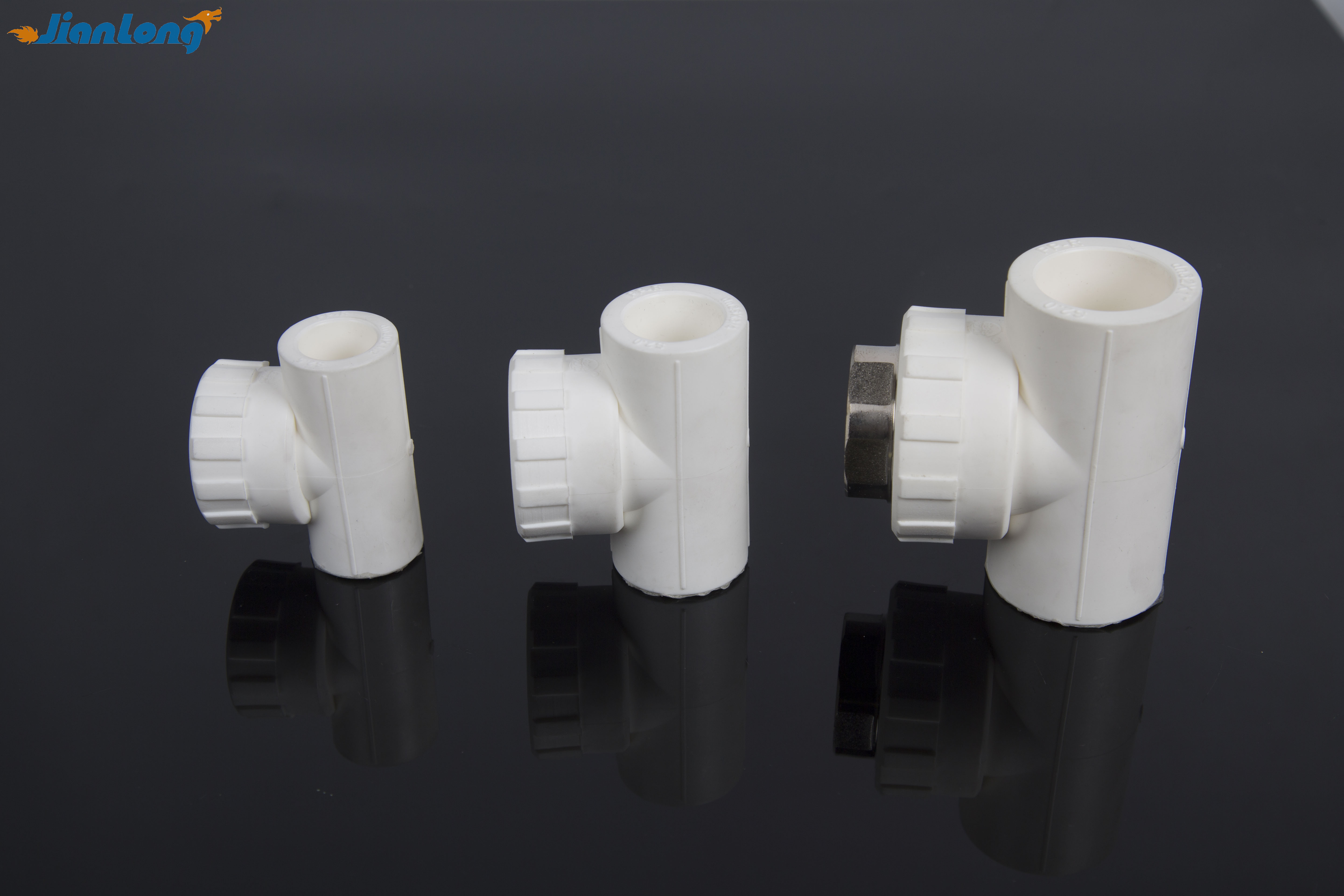 Тройник с внутренней резьбой