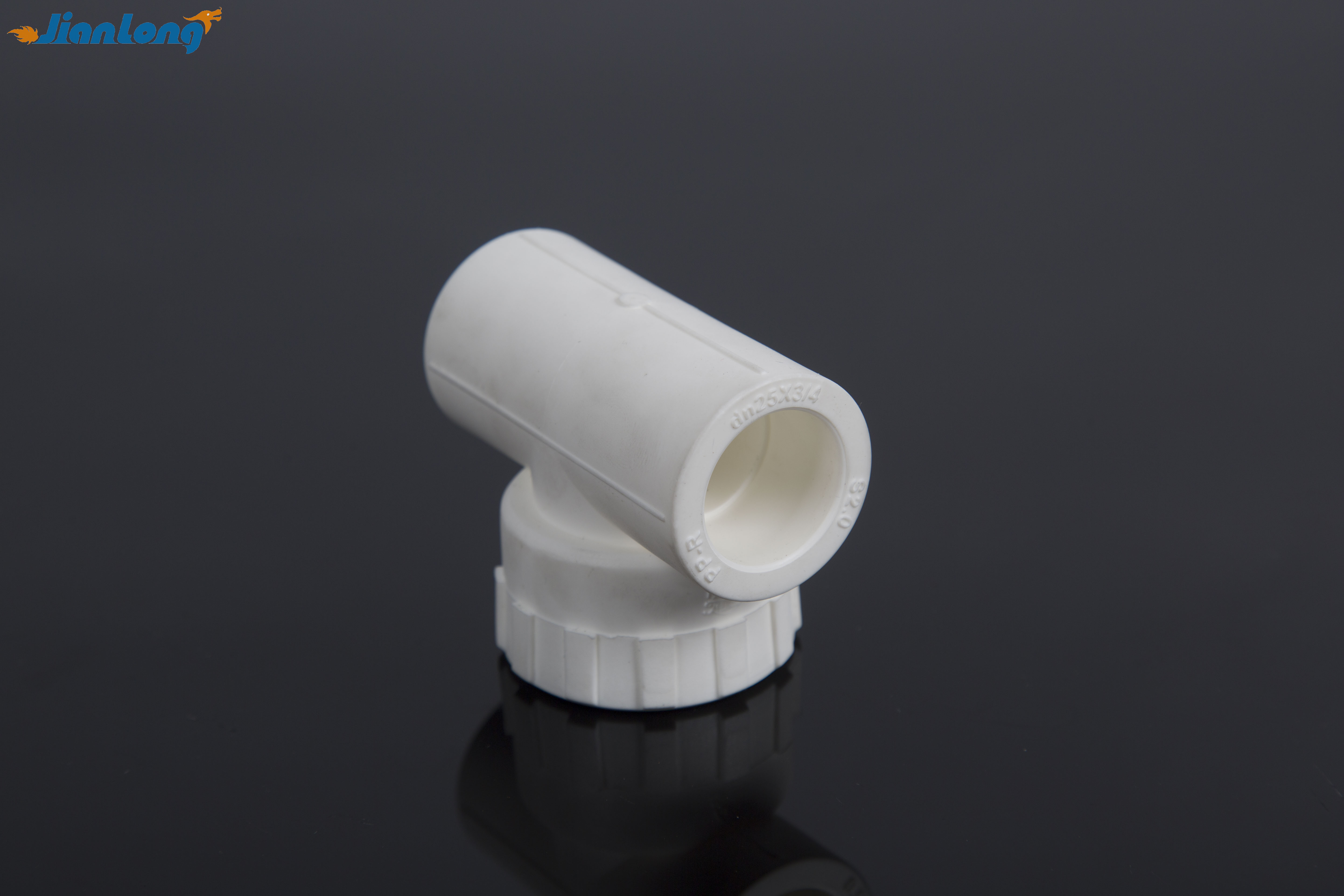 Тройник с внутренней резьбой