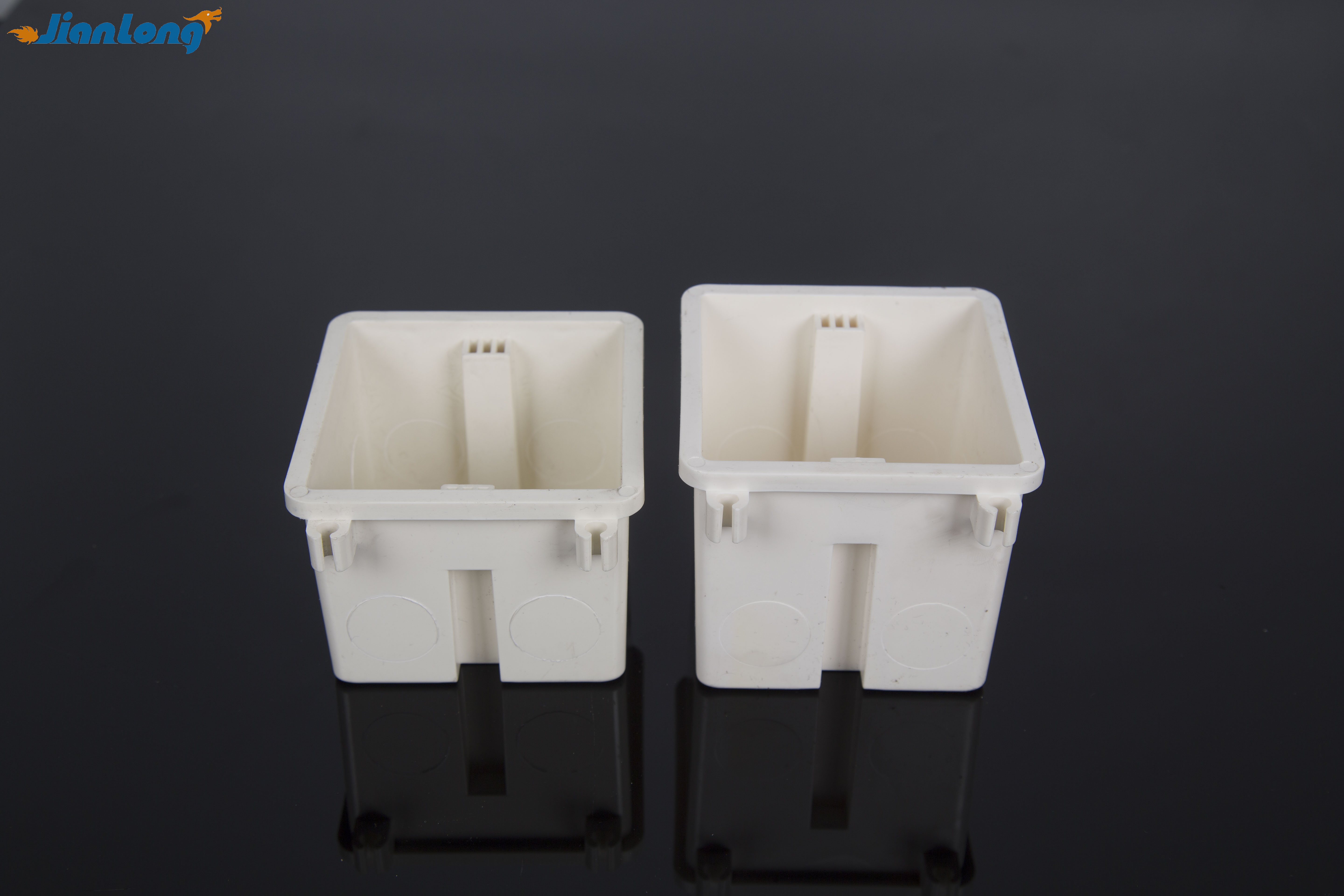 Коробка для заправки самонарезающей резьбы