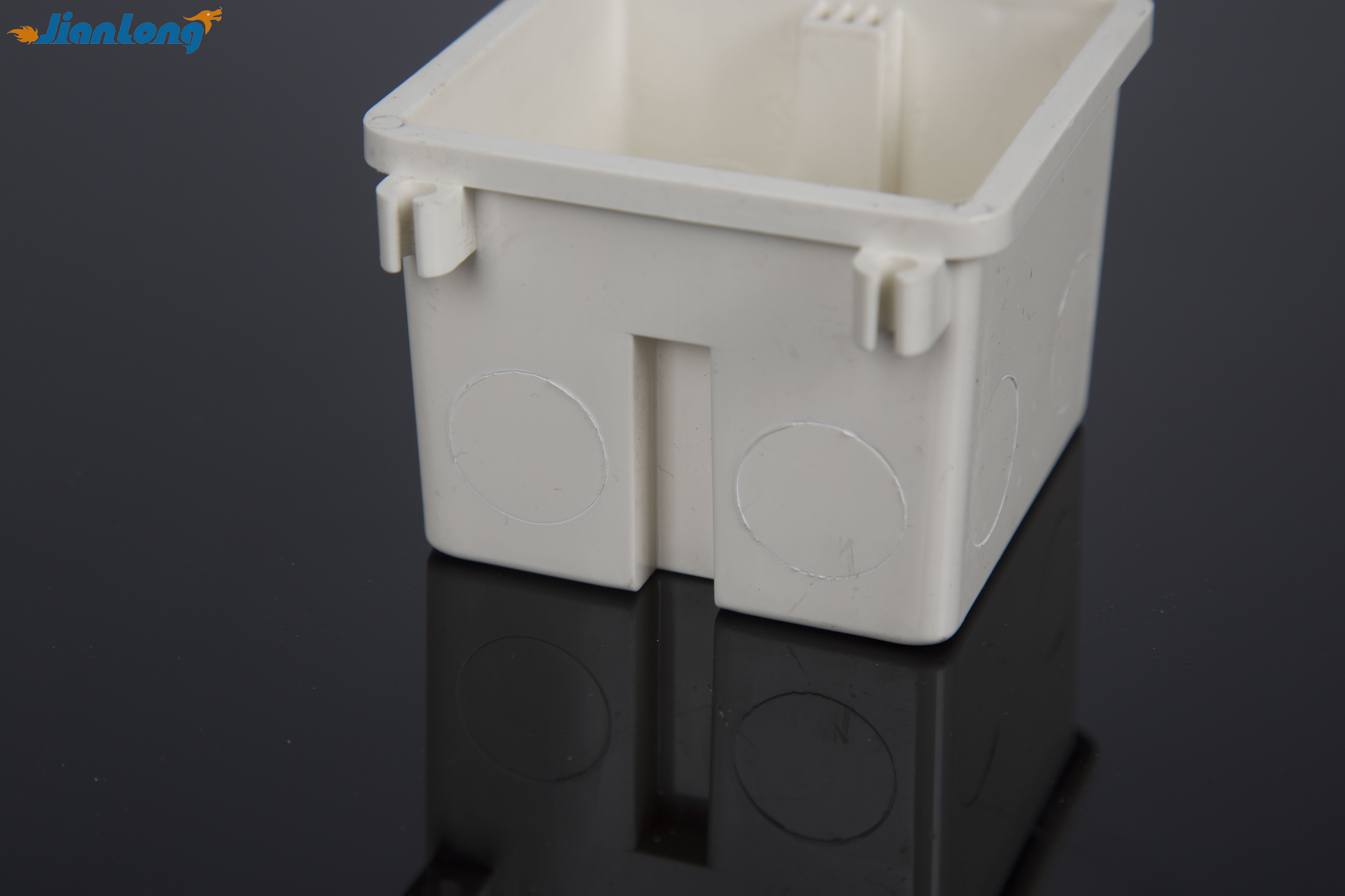 Коробка для заправки самонарезающей резьбы