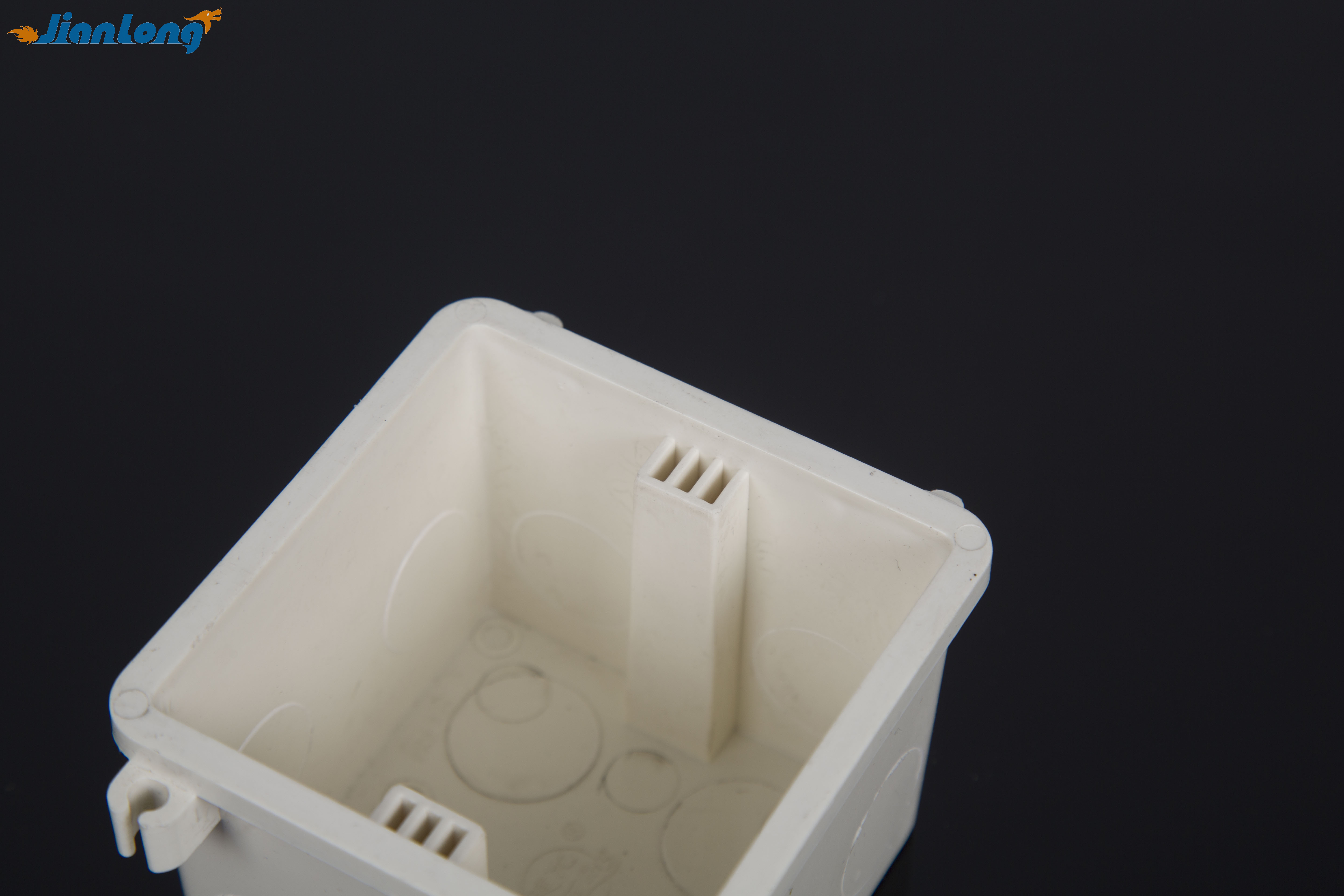 Коробка для заправки самонарезающей резьбы