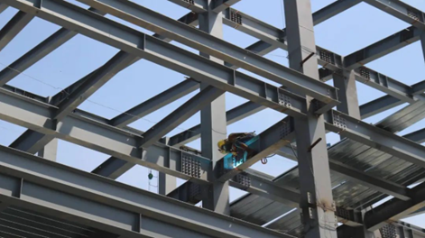 50% сборных зданий, с акцентом на здания из стальных конструкций