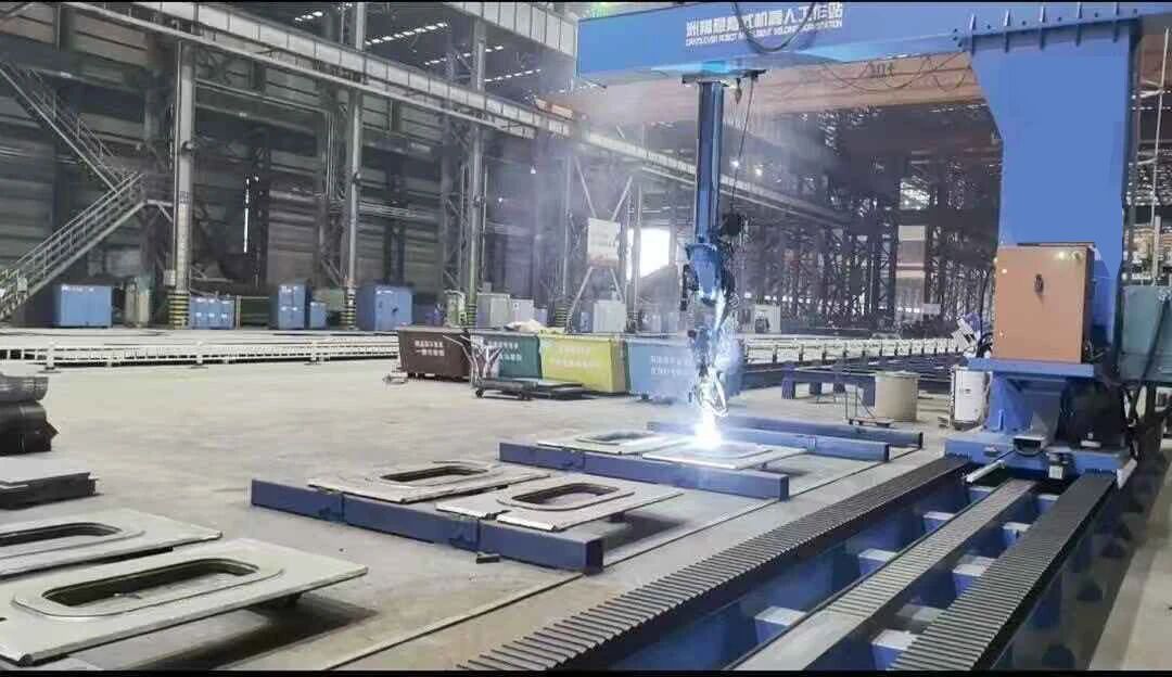Los robots de soldadura Zhouxiang permiten la fabricación inteligente de componentes para puentes 微信图片_2026-08-14_151709_015