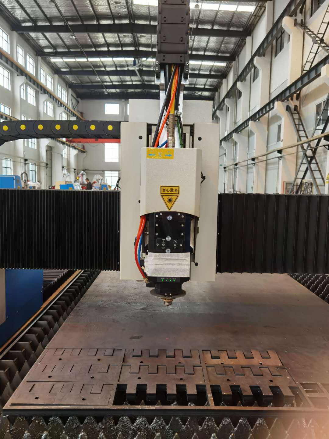 Máquina de corte por láser de fibra de alta potencia