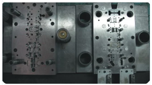 Аппаратный штамп и штамп для штамповки, клемма для проводки и терминал для сварки печатной платы и терминал для печатной платы Штамповочный штамп и пресс-форма