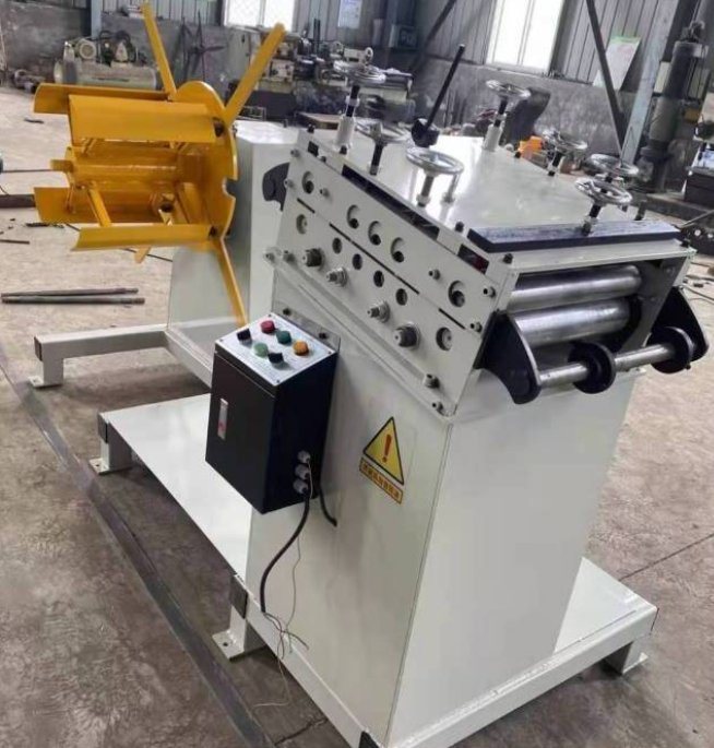 Gl-200A 2 в 1 Разматыватель Пресс-машина Выпрямитель-питатель для линии резки / продольной резки / резки сдвига