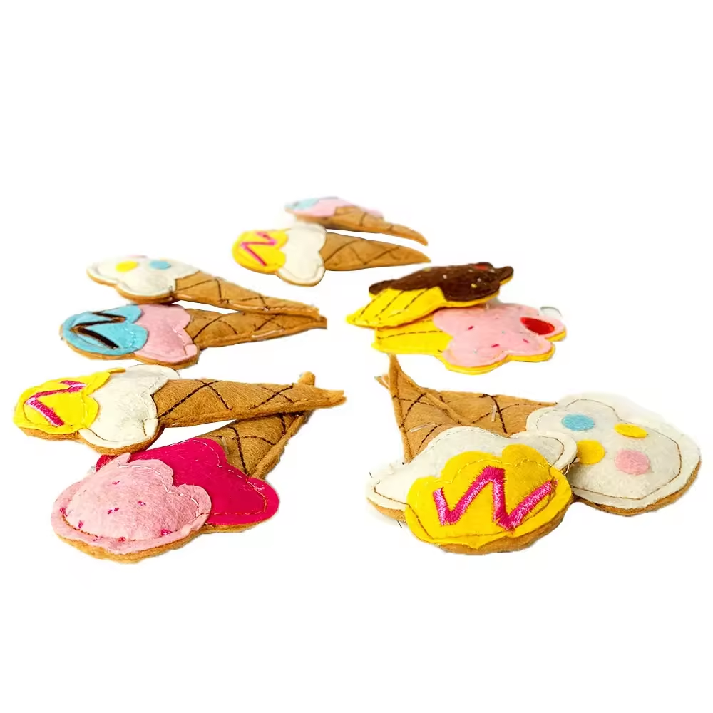 Custom Interactive Cute Realistic Catnip Paw Shape Polyester Cat Toys