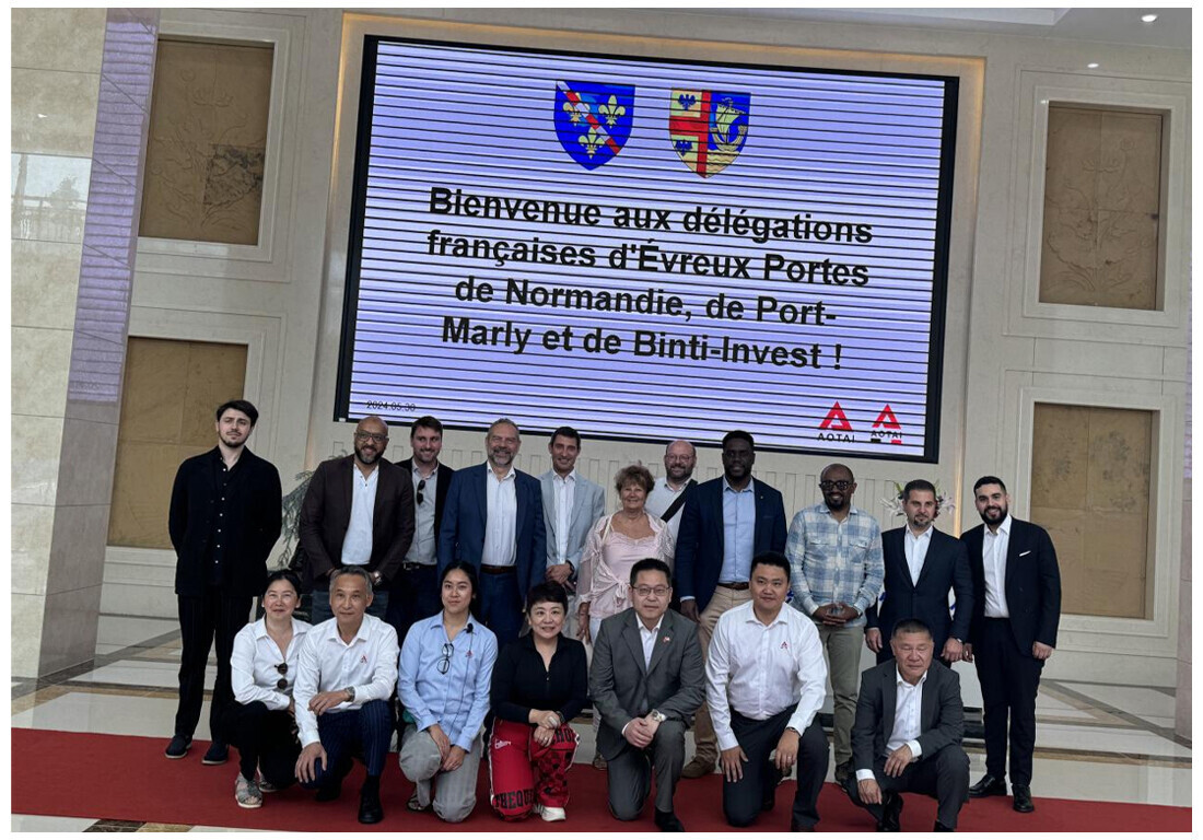 Um grupo visitante da França chegou a Jinan em busca de cooperação na área de novas energias