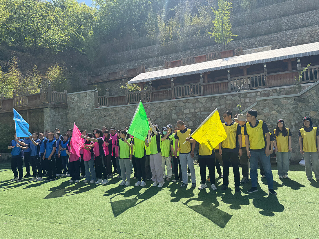 A Divisão de Vendas Globais da Aotai desfrutou de uma atividade de team building na zona cénica da montanha Jiuru