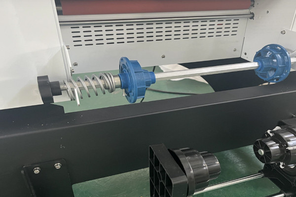 A3 UV-DTF (9).jpg High-Quality Paper Receiving and Feeding Unit - Robust and Uniform Material Handling