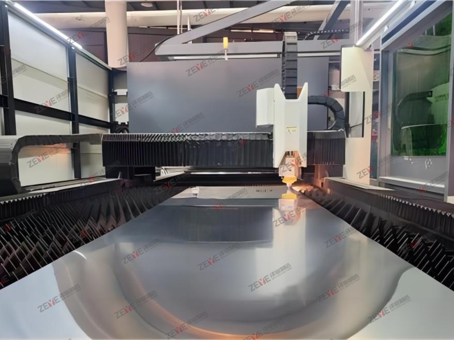 Серво-подающая лазерная режущая линия